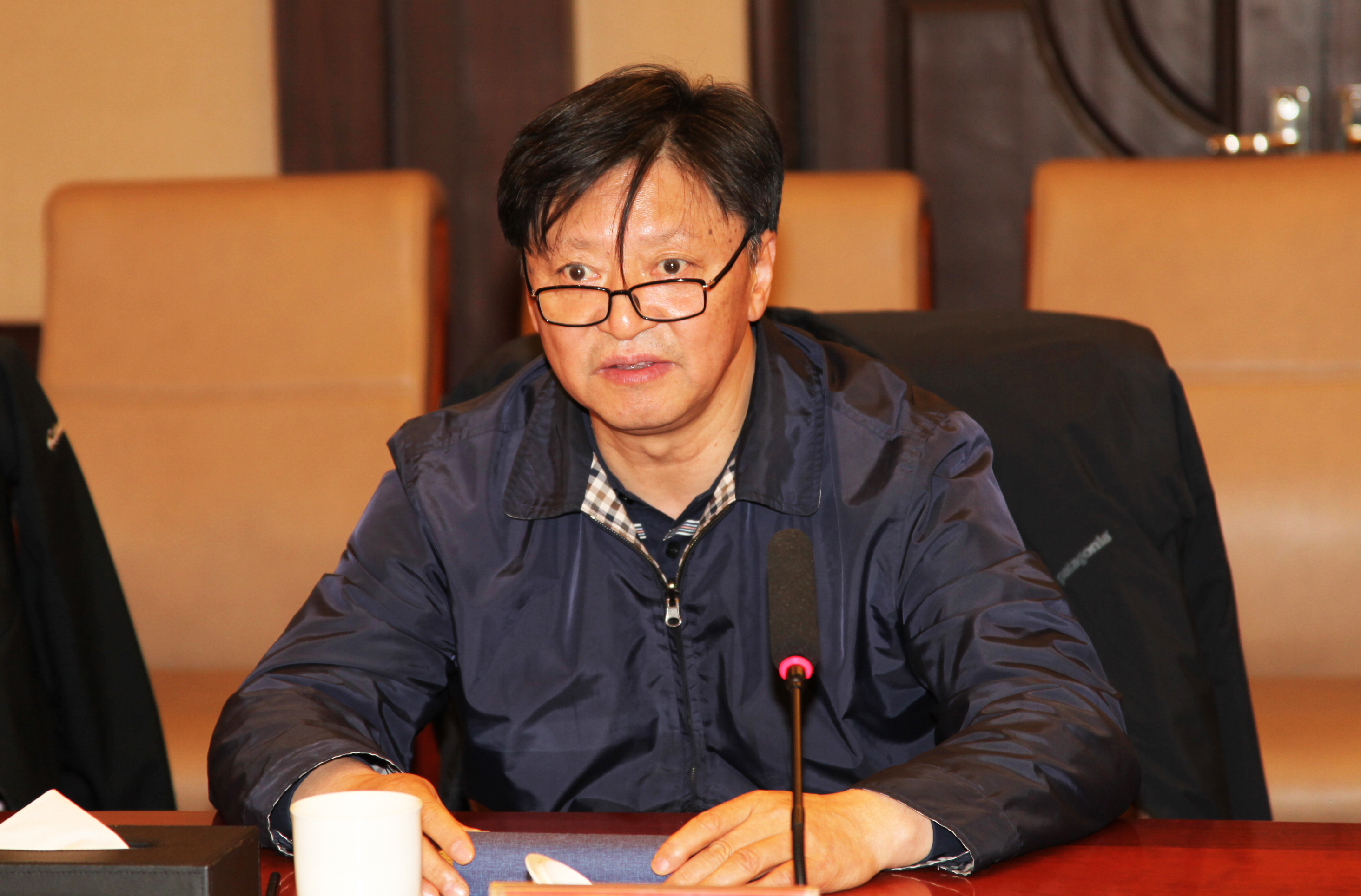 中煤集团领导马刚,市领导吴晓斌,张天茂以及有关市直部门和平鲁区委