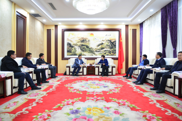吴秀玲与国家能源集团山西电力有限公司总经理金骥举行工作座谈