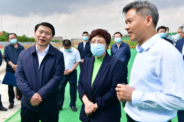 吴秀玲在山阴县调研重点工程项目建设和防汛抗旱工作