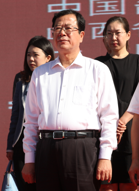 陈振亮出席会议